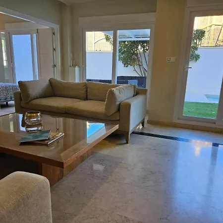 Lunamar - Luxurious With A Private Pool.